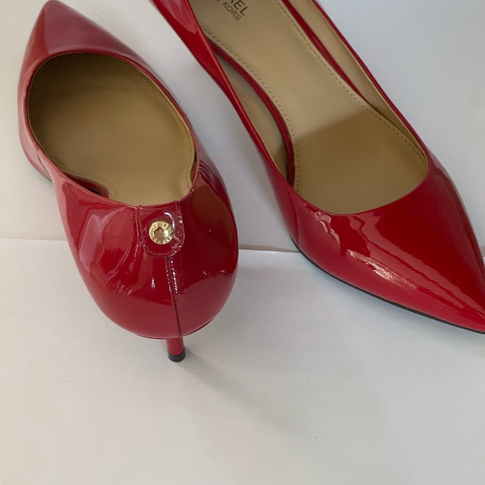 Patent leather kitten heels size 8 gently used